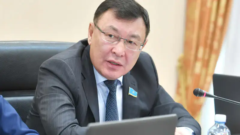 Генерал полиции Марат Кожаев прокомментировал предложение МВД о запрете свободной продажи алкоголя: "Придёшь на работу, полдня отходишь" Атырау