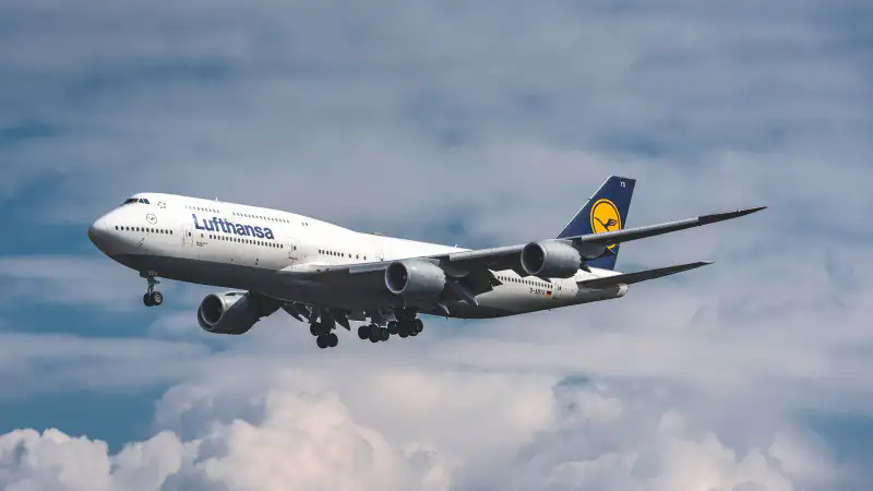 Инцидент с повреждением самолета Lufthansa в Алматы: как аварии в аэропортах влияют на доверие пассажиров к авиаперевозчикам Атырау