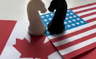 Трамп увеличивает пошлины на канадские товары на 10%: новые меры в торговых отношениях США и Канады