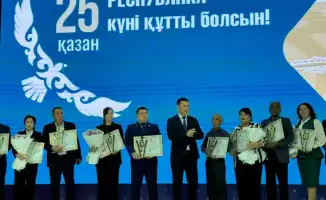 В Енбекшинском районе Шымкента прошел праздничный концерт в преддверии Дня Республики, организованный районным акиматом.