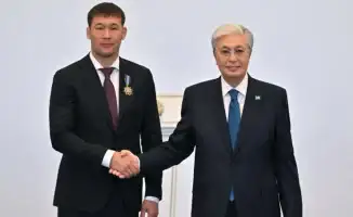 Казахстанский боец Шавкат Рахмонов: орден 'Барыс' — новый титул в его боевом арсенале