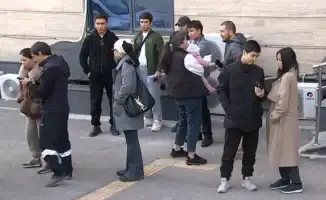 Более 300 казахстанцев стали жертвами мошенников, пытаясь найти работу на фермах в Англии. Частная фирма обещала отправить их на сбор клубники, но вместо этого обманула людей, оставив их без работы и средств к существованию.