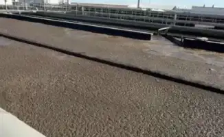 В Атырау проверяют сточные воды: видео с нефтяной плёнкой вызывает общественное беспокойство
