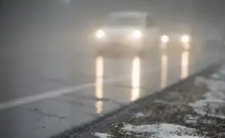 Полиция Атырау предупреждает водителей о тумане и гололёде: повышенный риск ДТП