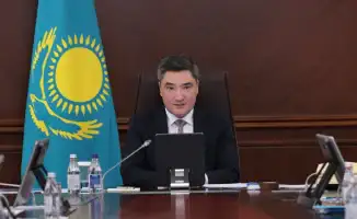 Неожиданный звонок на заседании правительства: Премьер Бектенов покинул встречу после телефонного звонка