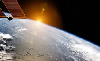 Китайский зонд 'Тяньвэнь-2' запечатлён на фоне Земли: новое достижение CNSA в космических исследованиях