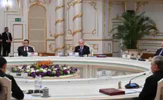 Президент Казахстана Касым-Жомарт Токаев предложил странам СНГ провести "мозговую атаку" в Астане на заседании Совета глав государств СНГ. Это предложение направлено на активизацию сотрудничества и обмена идеями между государствами-участниками СНГ.