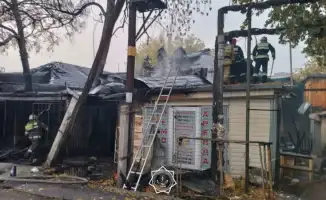 Пожар в магазине Алмалинского района Алматы: огонь угрожал жилым домам и рынку 'Тастак'