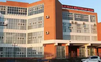 Атырау: нехватка мест в инфекционной больнице Нурсая вызывает беспокойство родителей