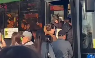 Жители Алматы продолжают выражать недовольство работой общественного транспорта, несмотря на закупку новых автобусов и троллейбусов. Проблемы с качеством обслуживания и недостаточной эффективностью транспортной системы остаются актуальными для горожан.