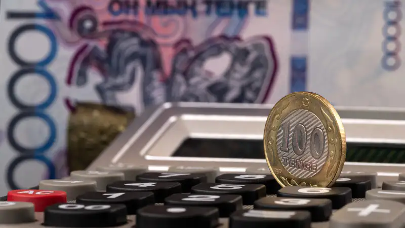 Зарплаты в Алматы и Нур-Султане: кто зарабатывает больше 420 тысяч тенге? Атырау