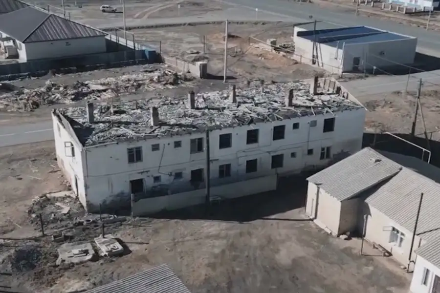 Снос аварийных домов в Исатайском районе и селе Хамит Ергалиев: шаг к улучшению жилищных условий жителей Атырау