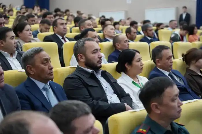 Диалог с будущим: аким Марат Ахметжанов делится видением развития Бурабайского района Атырау