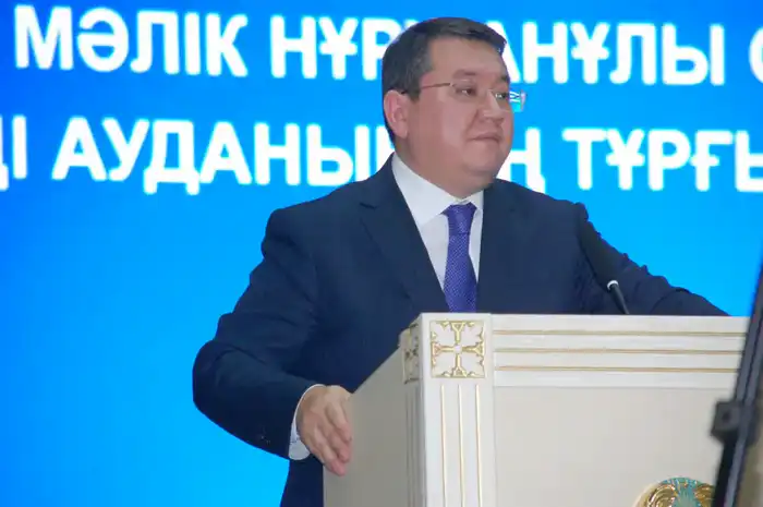 Встреча Малик Отарбаева с жителями Ескельдинского района: перспективы для развития региона и реализации президентских инициатив Атырау
