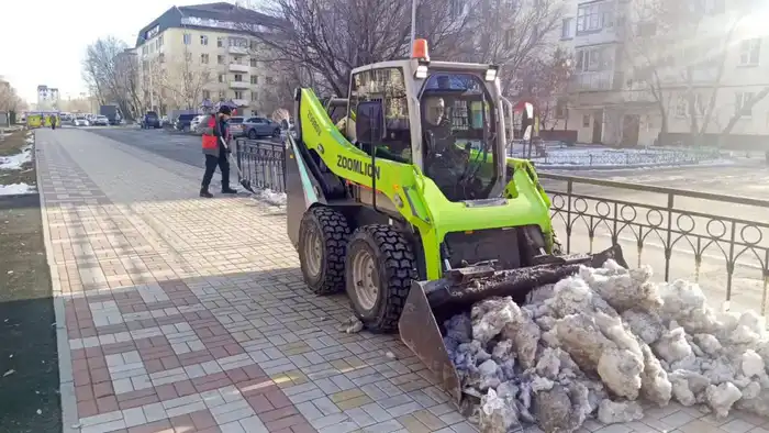 В Астане продолжаются снегоуборочные работы: задействовано 374 единицы спецтехники и 219 дорожных рабочих для обеспечения безопасности и комфортного передвижения горожан. Атырау
