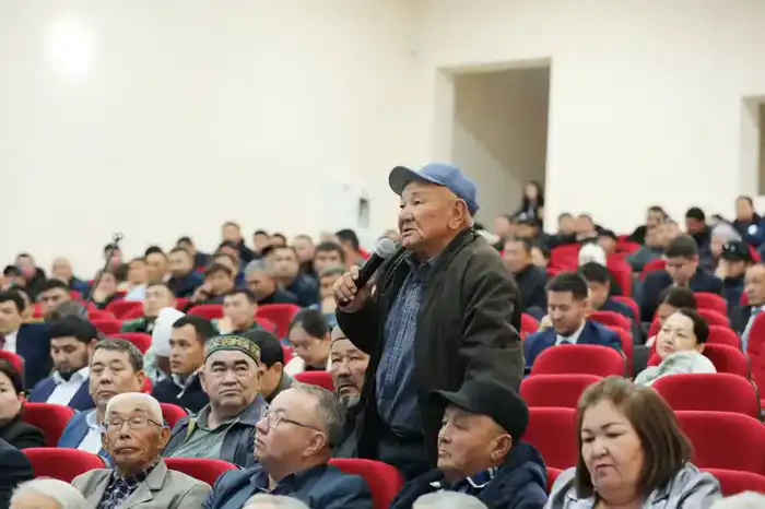 Открытый диалог: глава региона встретился с жителями Тупкараганского района (5)