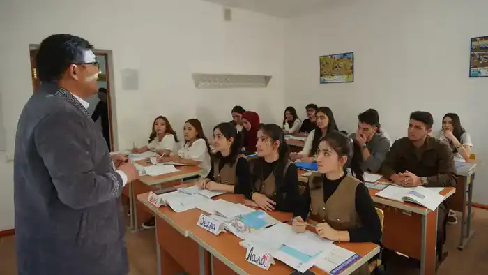 ТРОЙНЯШКИ ИЗ АЗЕРБАЙДЖАНА И ДВОЙНЯШКИ ИЗ КЫРГЫЗСТАНА ИЗУЧАЮТ КАЗАХСКИЙ ЯЗЫК В ТУРКЕСТАНЕ (9)