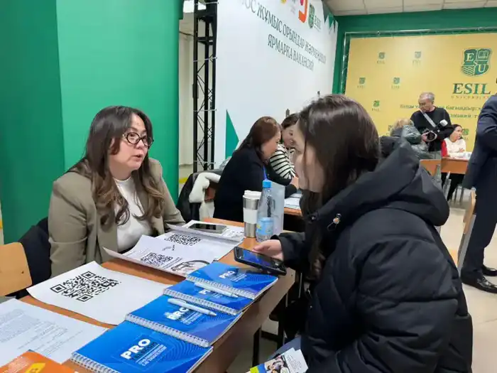 В Esil University прошла ярмарка вакансий с участием более 50 работодателей для студентов и выпускников Атырау