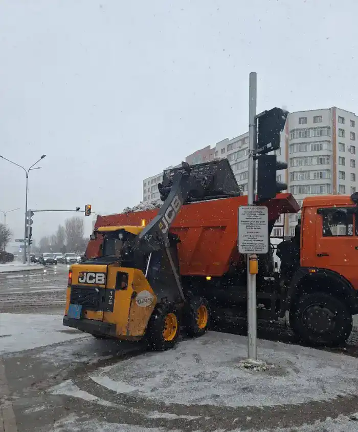 Масштабная уборка снега в Астане: почти 3 000 коммунальщиков задействованы в работе Атырау