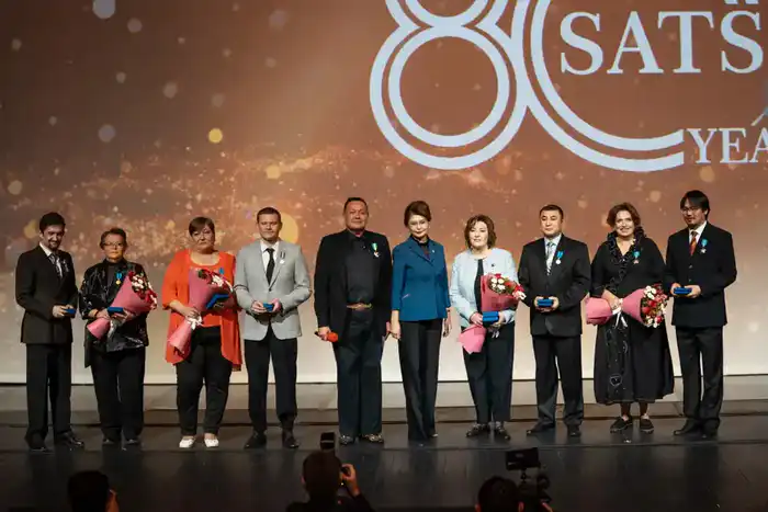 Президент поздравил театр имени Наталии Сац с юбилеем (2)