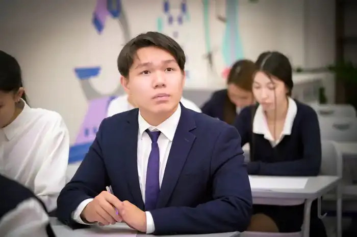 1,5 миллиона школьников Казахстана участвуют в акции по написанию изложения о безопасности и правах ребёнка Атырау