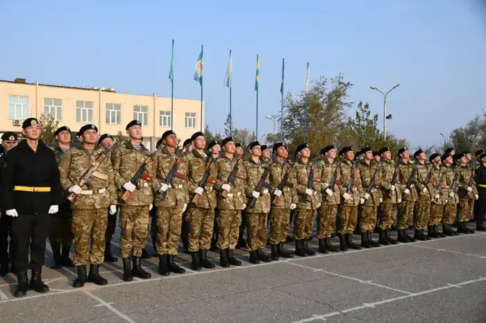 В Мангистауской области более 700 новобранцев приняли Военную присягу и начали обучение Атырау