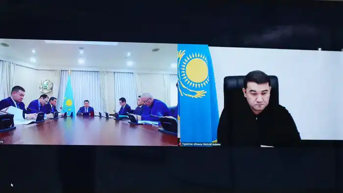ПОЖАР В ТУРКЕСТАНСКОЙ ОБЛАСТИ: КАНАТ БОЗУМБАЕВ ПРОВЕЛ ЗАСЕДАНИЕ ПРАВИТЕЛЬСТВЕННОЙ КОМИССИИ (7)