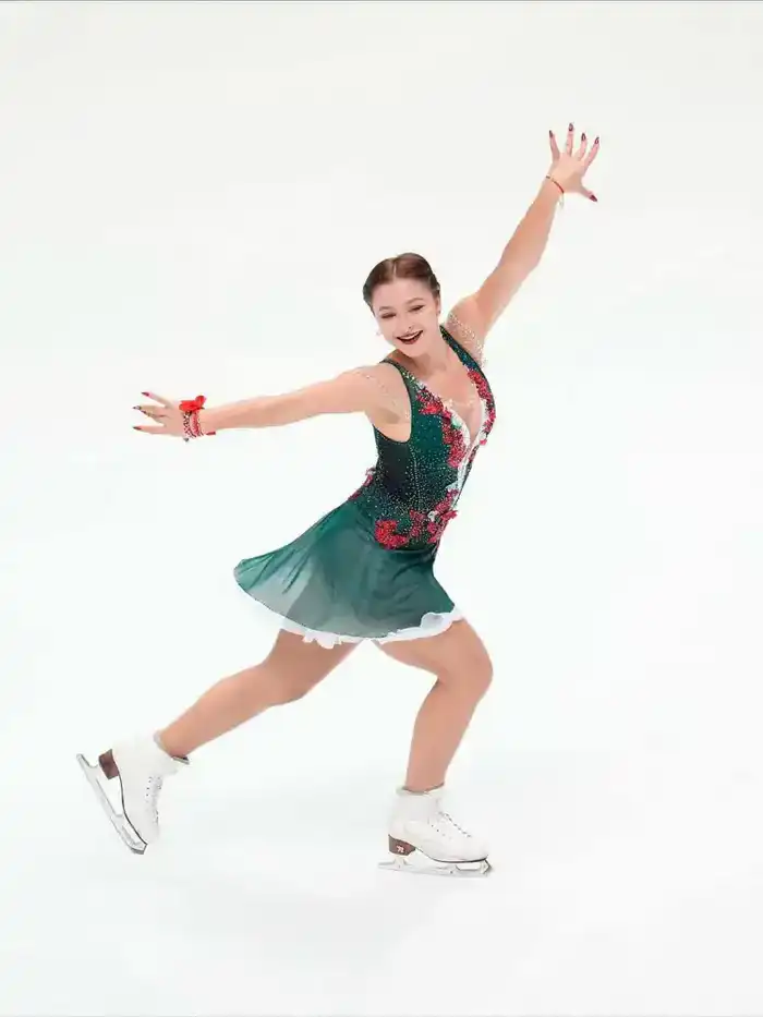 Софья Самоделкина второе место NHK Trophy 2025 Осака фигурное катание Атырау
