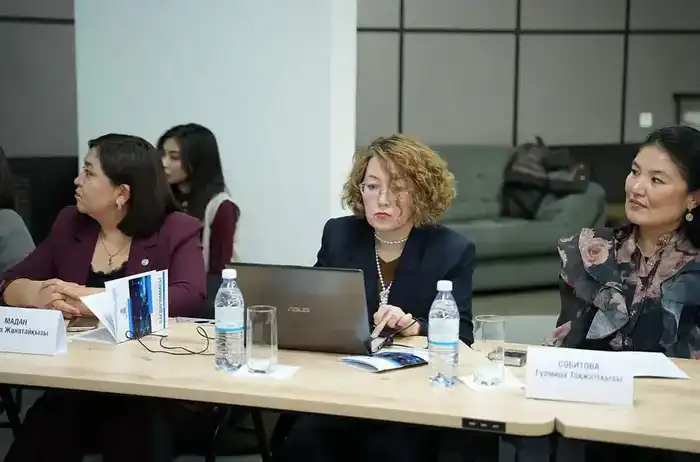 Обсуждены механизмы совершенствования языковой политики (2)