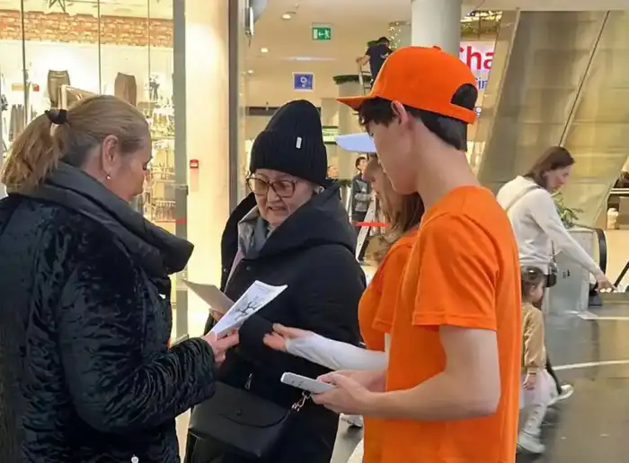Голос против тишины: акция в ТРЦ 'Хан Шатыр' осветила проблемы гендерного насилия Атырау