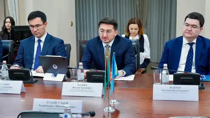 Казахстан и Туркменистан укрепляют сотрудничество в сфере цифровых технологий и связи (2)