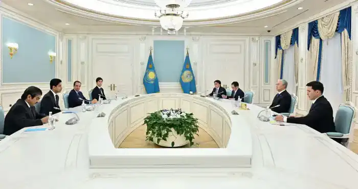 Токаев встретился с руководством падела в Алматы Атырау
