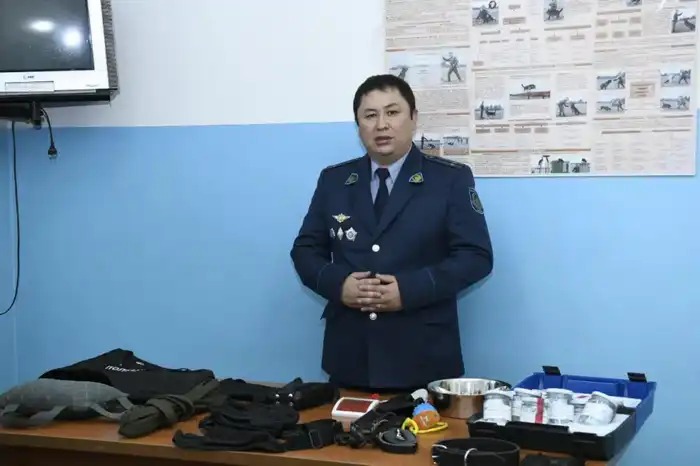 «Собаки-герои»: студенты Астаны погрузились в мир кинологической службы Атырау