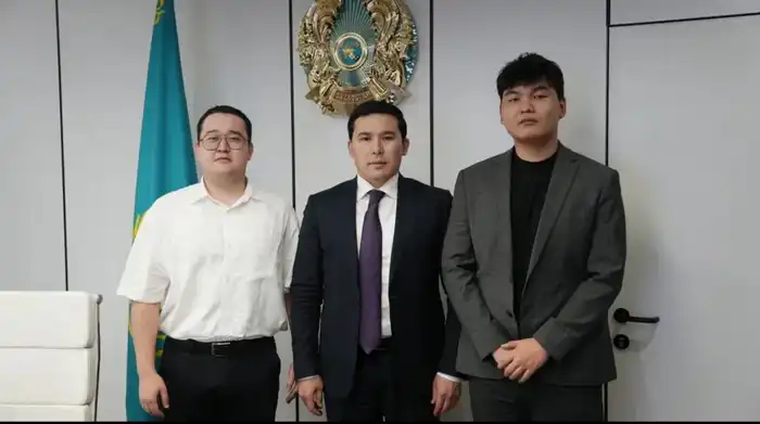 Министр туризма и спорта провёл встречу с гражданами по вопросам киберспорта Атырау