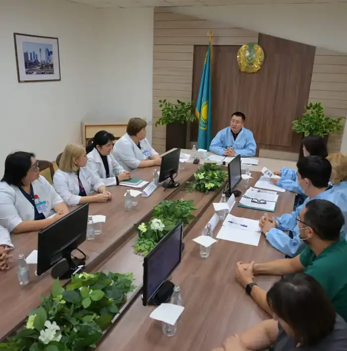 Посещение Асаином Байхановым Павлодарского областного кардиологического центра и обсуждение обновления оборудования Атырау