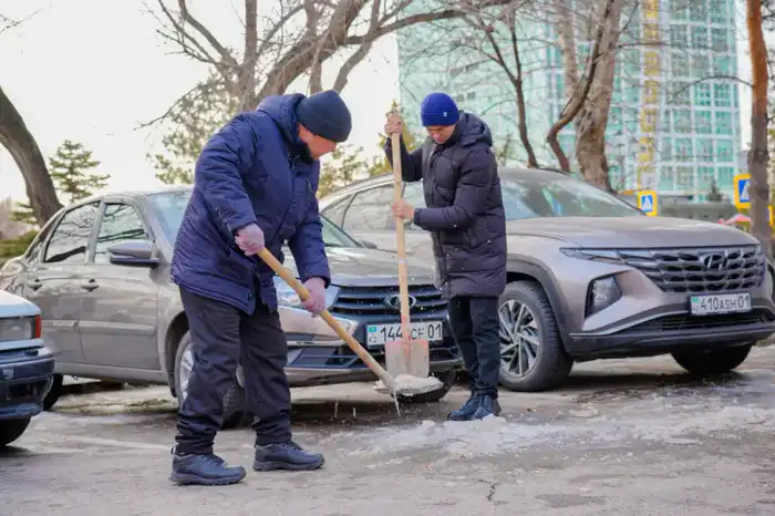 Участие более 200 сотрудников в акции «Таза Қазақстан» в Астане способствует повышению уровня чистоты в городе Атырау