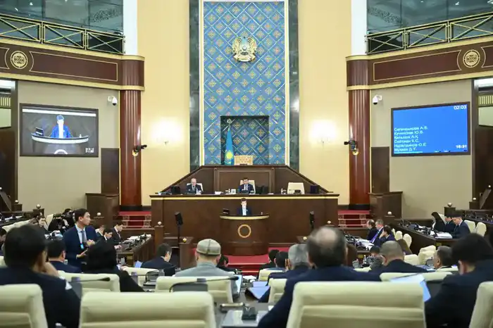 Иран Шархан представил поправки в Кодекс «О недрах и недропользовании» для повышения прозрачности и цифровизации доступа к недрам Атырау
