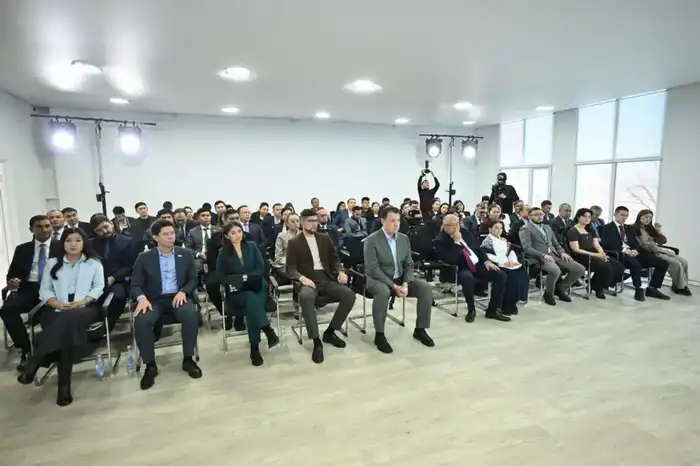 ПРЕДСЕДАТЕЛЬ СЕНАТА ОЗНАКОМИЛСЯ С НАУЧНЫМ ПОТЕНЦИАЛОМ BUKETOV UNIVERSITY (5)