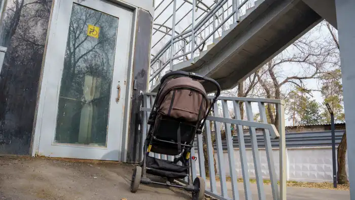 Социальные проблемы алматинских переходов: отсутствие пандусов и подъёмных механизмов ставит под угрозу доступность для людей с ограниченными возможностями Атырау