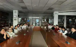 Обсуждение творчества Такена Алимкулова в Национальной библиотеке: влияние на образовательный процесс и культурное сознание