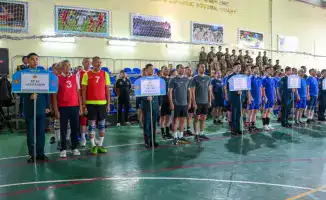 Турнир по волейболу в Астане: 80 спортсменов, 8 команд, победа РОО "Ветераны Вооруженных сил"