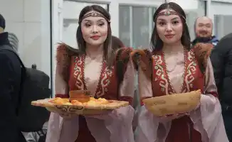 Казахстанские хоккеисты: чемпионы Азии вернулись с трофеем!