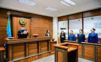 Астанинские студенты становятся свидетелями международной инициативы по борьбе с наркоманией через инсценировку судебного заседания