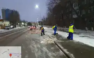 Астана в снежной обороне: 705 единиц спецтехники на страже чистоты улиц
