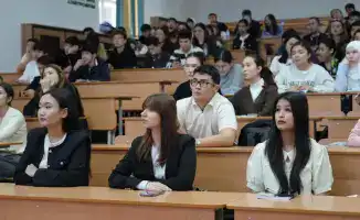 Лекция в Астане: влияние экологической культуры на молодежь и будущее страны