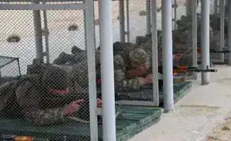 Морские пехотинцы Казахстана проходят практическую подготовку с танками в рамках военнослужащих тренировок