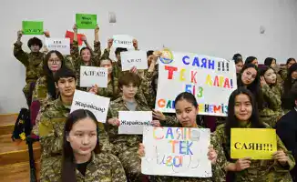 Звезды патриотической песни зажгли Астану!