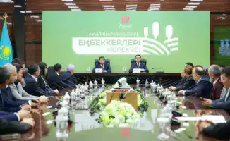 Золотые плоды труда: Айдарбек Сапаров наградил лучших аграриев Шымкента