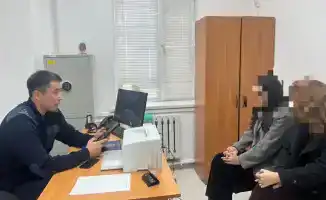 В Атырау девушки, устроившие опасную акцию на пешеходном переходе, привлечены к административной ответственности