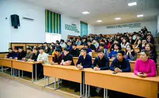 Лекция в Esil University: студенты узнали о рисках наркопреступлений и киберпреступности